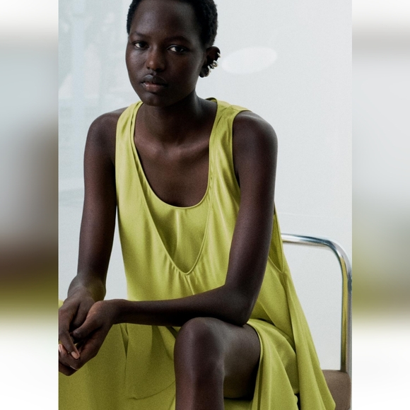 BNWT! Zara flowy dress with cape ZW collection - Picture 3 of 8